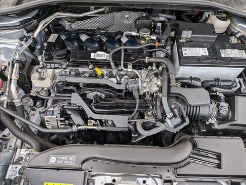 Used 2024 Toyota Corolla Cross XLE image 22