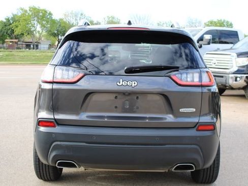 Used 2019 Jeep Cherokee Latitude Plus w/ Comfort/Convenience Group FWD image 4