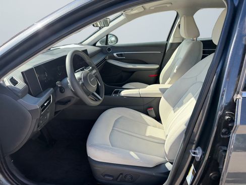 Certified 2025 Hyundai Sonata SEL FWD image 11