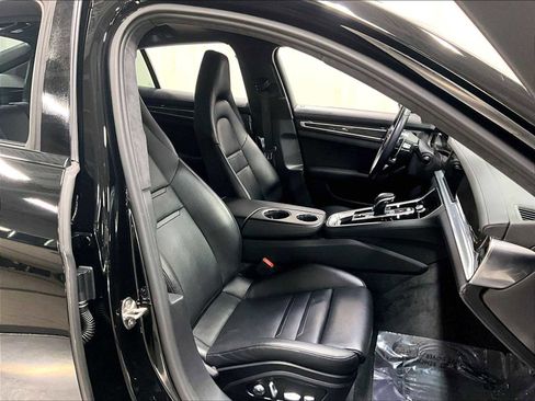 Used 2019 Porsche Panamera GTS image 28