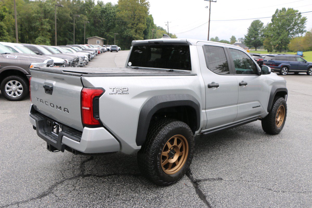 Used 2024 Toyota Tacoma TRD Off-Road AWD/4WD image 8
