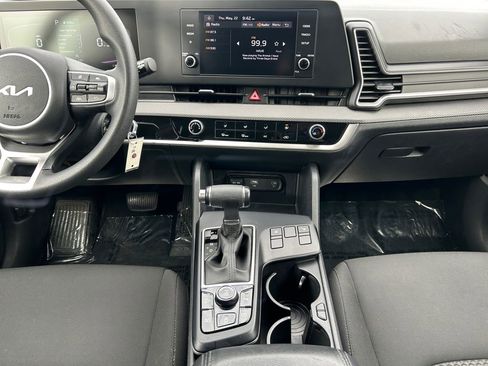 Used 2023 Kia Sportage LX image 13