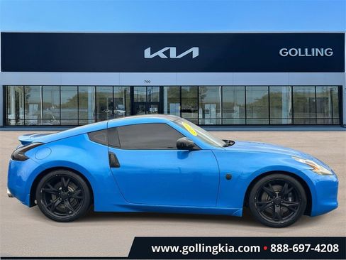Used 2009 Nissan 370Z Touring w/ Sport Pkg image 2
