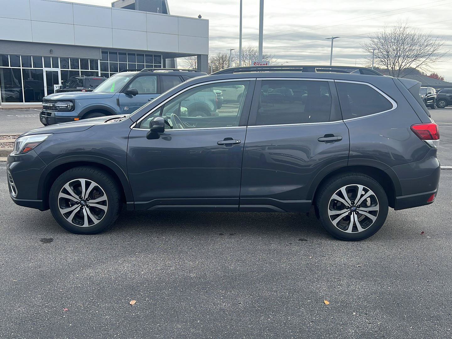 Used 2020 Subaru Forester Limited w/ Popular Package #3 AWD/4WD image 9