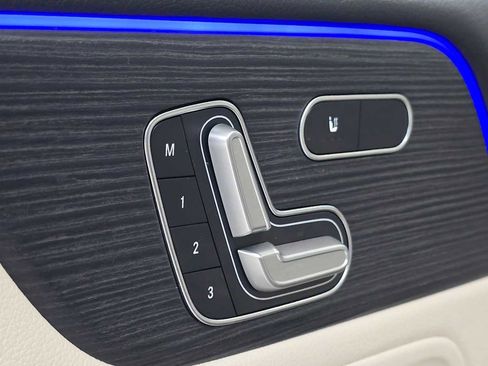 Used 2023 Mercedes-Benz GLB 250 4MATIC image 23