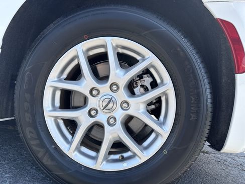 Used 2023 Chrysler Pacifica Touring-L FWD image 21