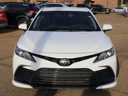 Used 2021 Toyota Camry LE image 2