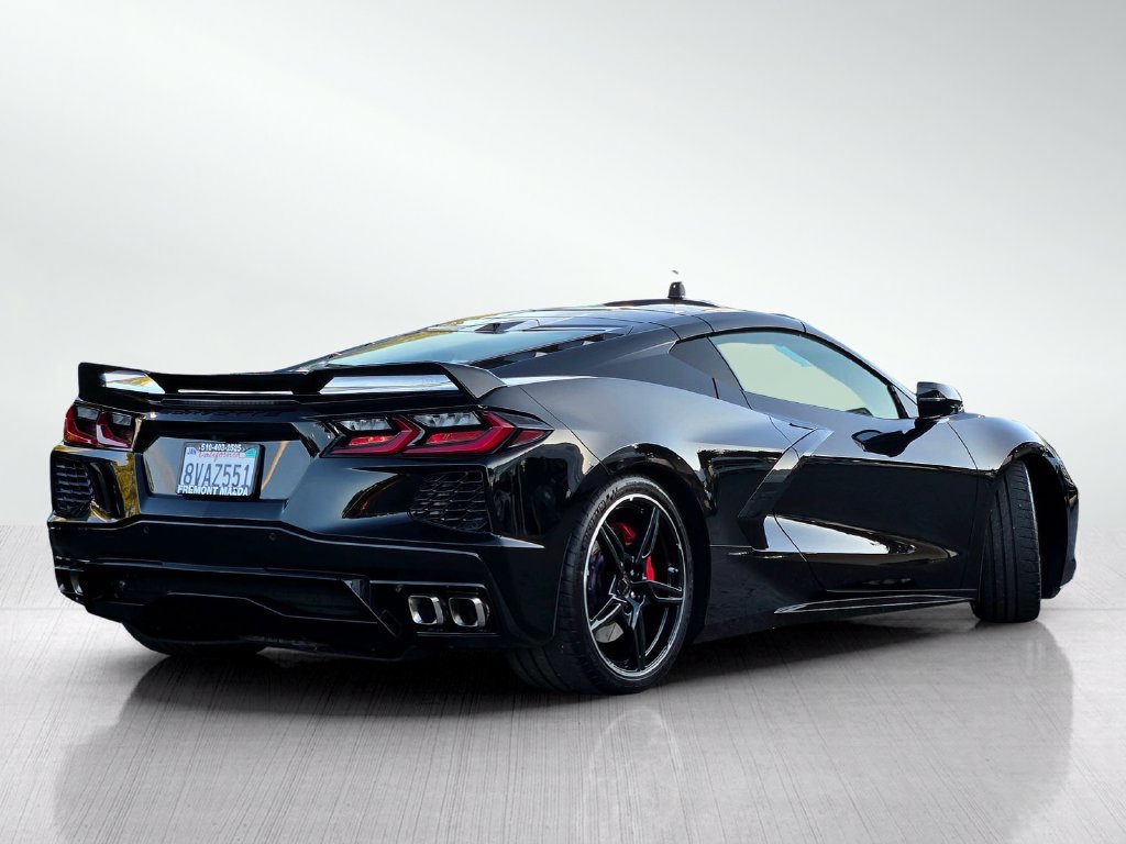 Used 2021 Chevrolet Corvette Stingray Premium Cpe w/ Z51 Performance Package RWD image 4