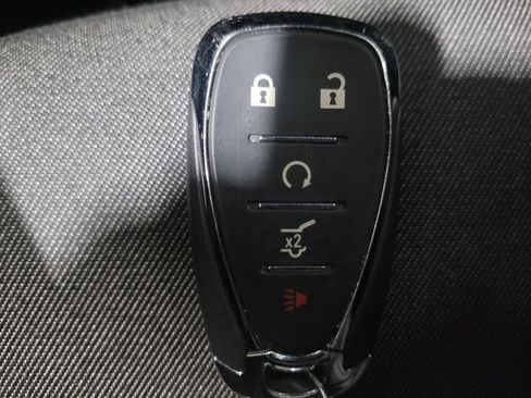 Used 2018 Chevrolet Equinox LT image 32