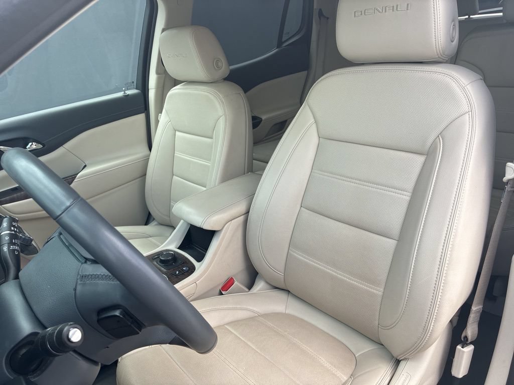 Used 2023 GMC Acadia Denali AWD/4WD image 14