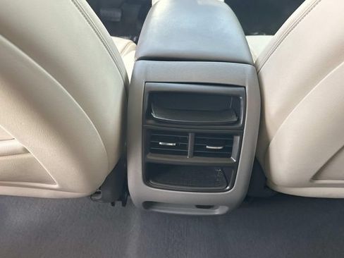 Certified 2025 Cadillac XT5 Luxury FWD image 17