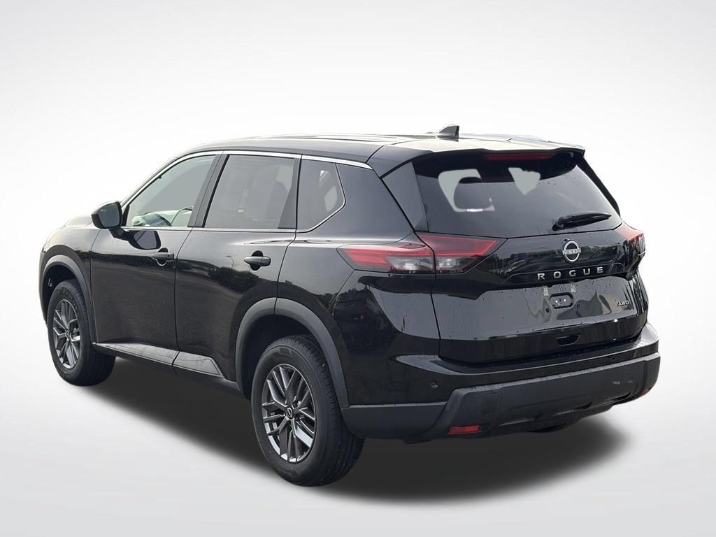 Used 2024 Nissan Rogue S AWD/4WD image 7