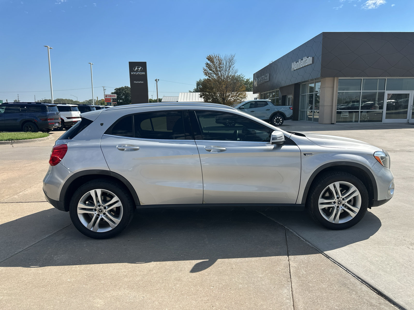 Used 2018 Mercedes-Benz GLA 250 4MATIC w/ Premium Package image 12