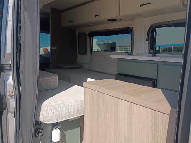 Used 2024 RAM ProMaster 3500 w/ Storage Group FWD image 24