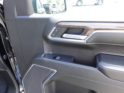 Used 2023 Chevrolet Silverado 1500 LT AWD/4WD image 31