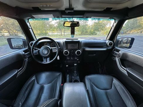 Used 2015 Jeep Wrangler Unlimited Sahara w/ Dual Top Group image 12