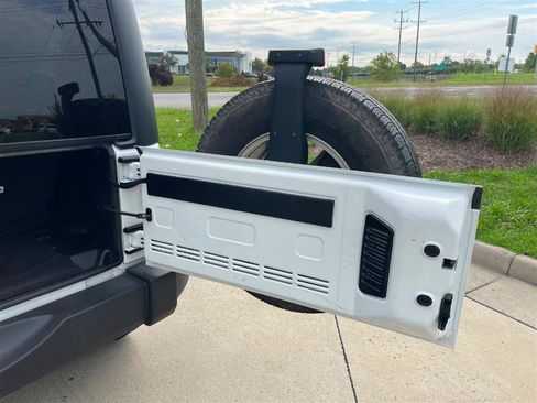 Used 2016 Jeep Wrangler Sport w/ Quick Order Package 24S AWD/4WD image 34