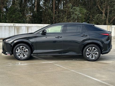 Used 2023 Lexus RZ 450e Premium image 2