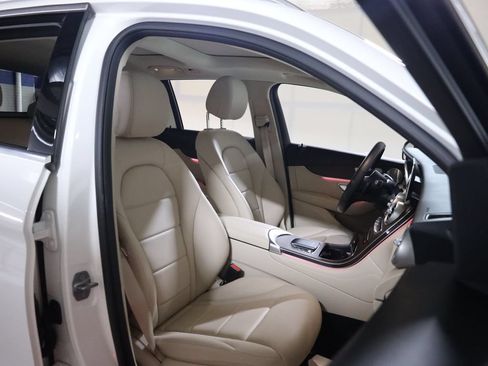 Used 2020 Mercedes-Benz GLC 300 4MATIC image 61