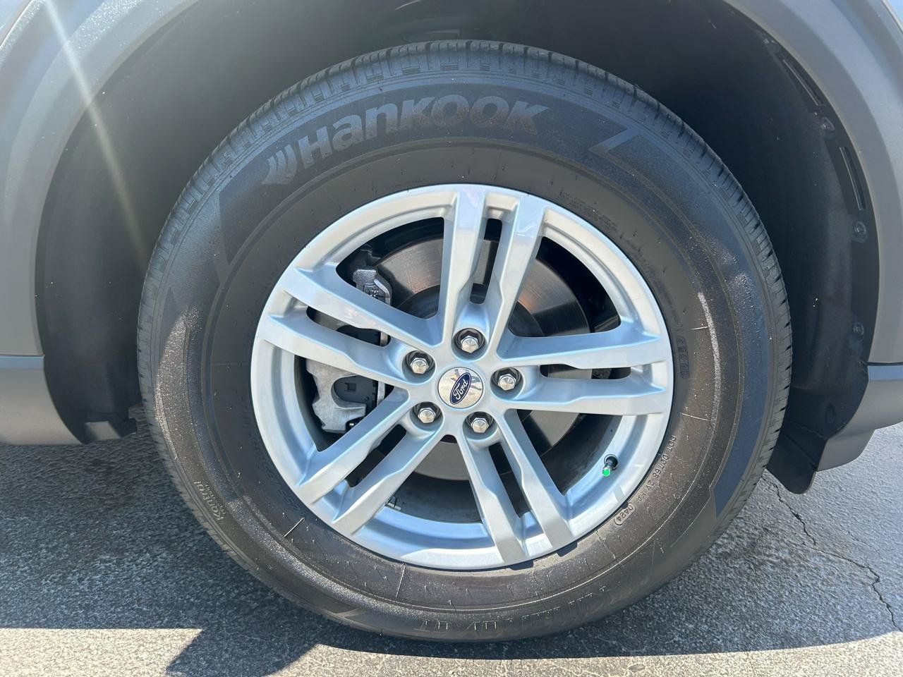 Used 2024 Ford Explorer XLT RWD image 33