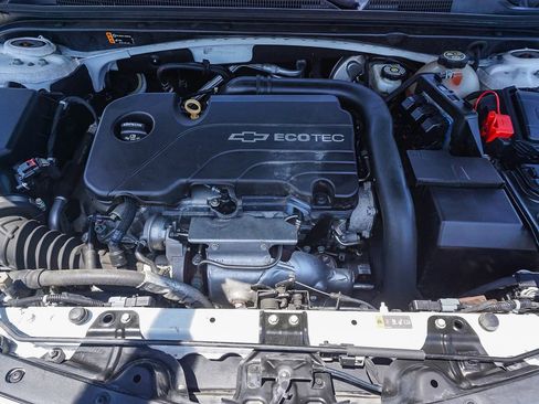 Used 2017 Chevrolet Malibu LT w/ Driver Confidence Package FWD image 25