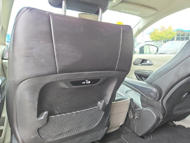 Used 2024 Chrysler Pacifica Touring-L FWD image 35