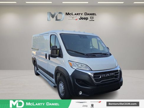 Used 2025 RAM ProMaster 2500 w/ U-Haul Equipment Group FWD image 1