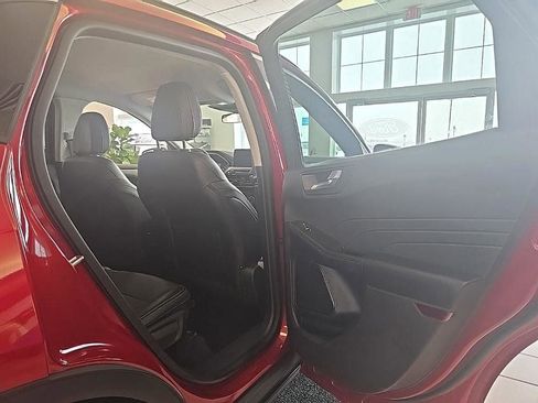 Used 2022 Ford Escape SEL image 30