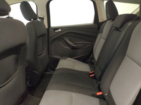 Used 2019 Ford Escape SE FWD image 18