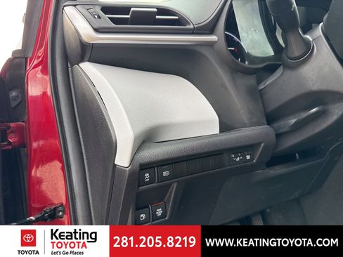 Used 2025 Toyota Sienna LE FWD image 13