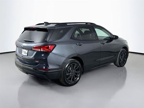 Used 2023 Chevrolet Equinox RS AWD/4WD image 9