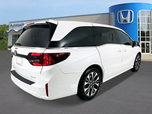 New 2026 Honda Odyssey Elite image 5