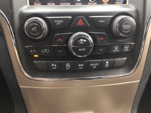 Used 2016 Jeep Grand Cherokee Laredo 75th Anniversary AWD/4WD image 33