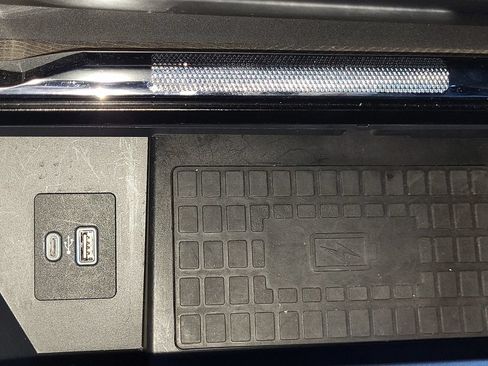 Used 2022 Ford F150 Platinum w/ Equipment Group 701A High AWD/4WD image 27