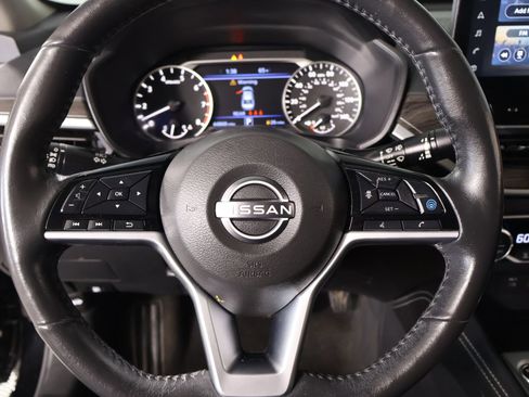 Used 2023 Nissan Altima 2.5 SL image 3