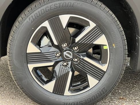 New 2026 Nissan Kicks SV w/ SV Premium Package AWD/4WD image 5
