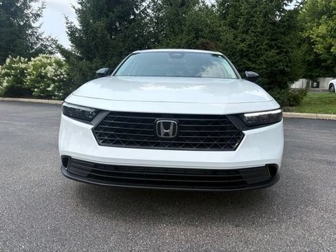 Used 2025 Honda Accord SE image 9
