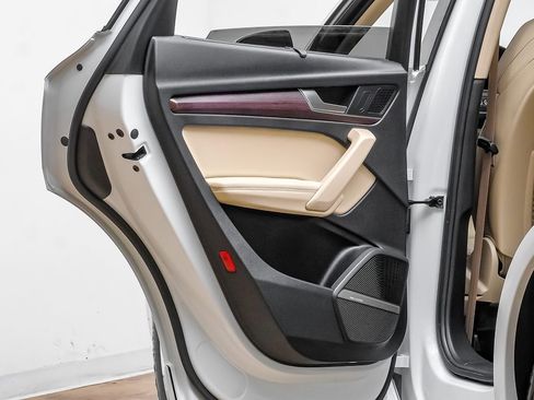 Used 2021 Audi Q5 Prestige w/ Prestige Package image 44