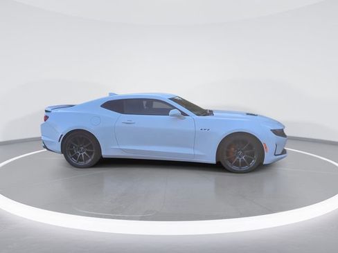Used 2020 Chevrolet Camaro LT w/ Technology Package RWD image 9