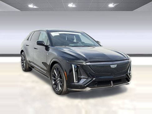 Certified 2026 Cadillac Lyriq V w/ Exterior Carbon Fiber Package image 7