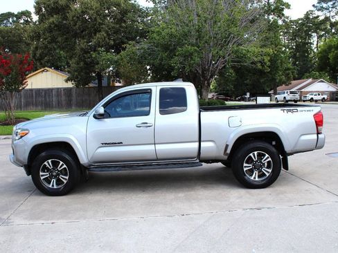 Used 2016 Toyota Tacoma TRD Sport w/ Towing Package RWD image 1