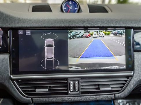 Used 2019 Porsche Cayenne image 24