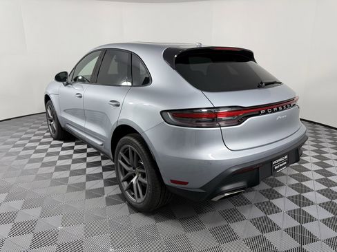 Certified 2025 Porsche Macan AWD/4WD image 3