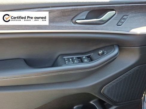 Certified 2023 Jeep Grand Cherokee L Limited w/ Black Appearance Package AWD/4WD image 14