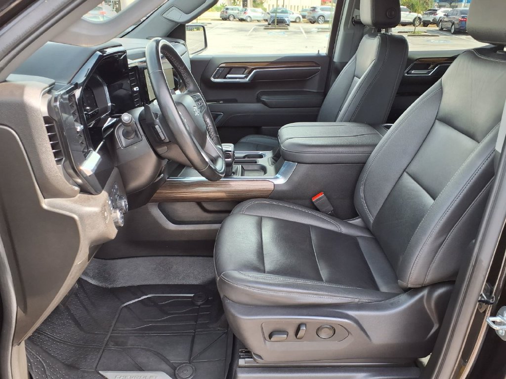 Used 2024 Chevrolet Silverado 1500 RST w/ Convenience Package II AWD/4WD image 23