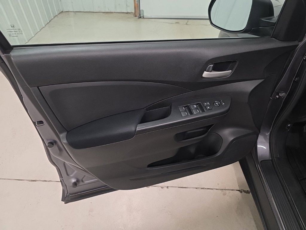 Used 2015 Honda CR-V LX image 11