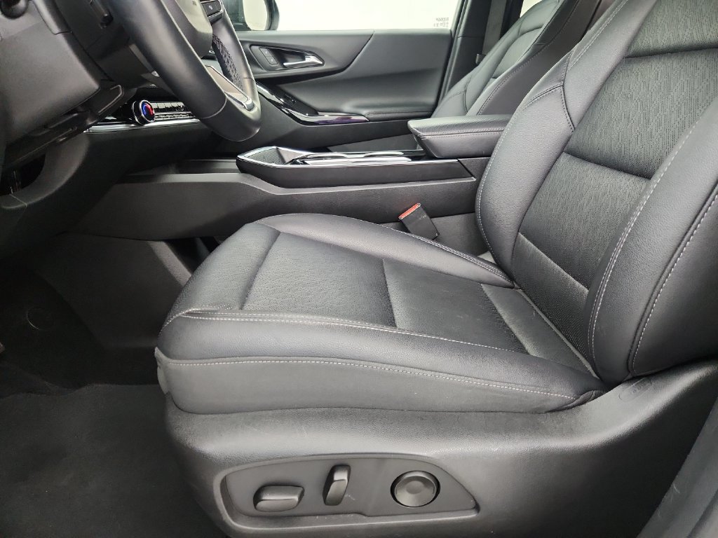 Used 2025 Chevrolet Equinox LT w/ Convenience Package II AWD/4WD image 22