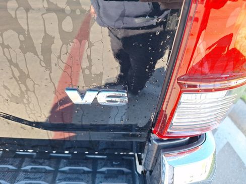 Used 2020 Toyota Tacoma SR5 image 12