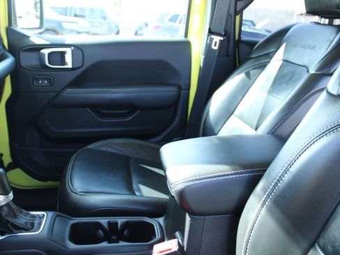 Used 2022 Jeep Wrangler Unlimited Sahara w/ Cold Weather Group AWD/4WD image 33