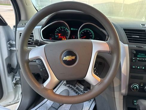 Used 2011 Chevrolet Traverse LS image 30